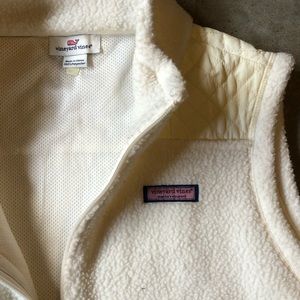 Women vineyard vines quilted vest